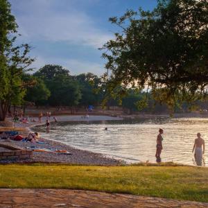 Town beach in Červar Porat